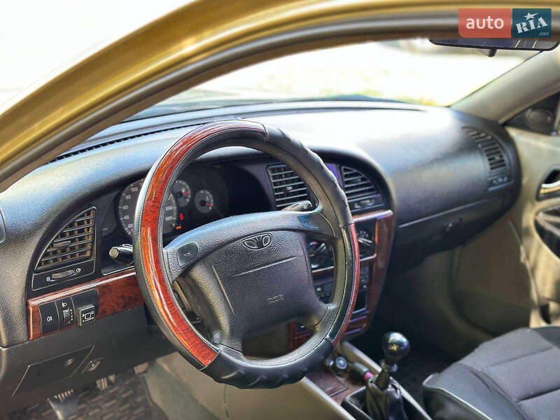 Седан Daewoo Nubira 2001 в Миколаєві