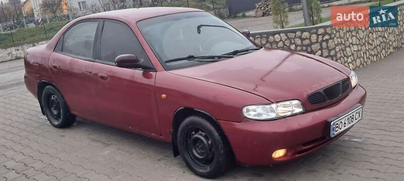 Седан Daewoo Nubira 1998 в Підволочиську