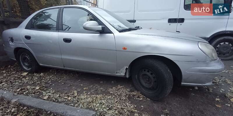 Седан Daewoo Nubira 2003 в Києві