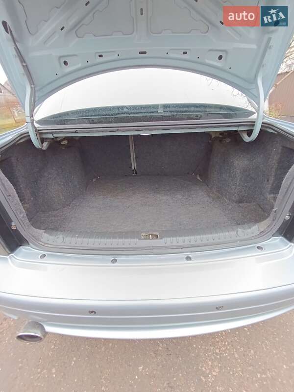 Седан Daewoo Nubira 2003 в Коростені