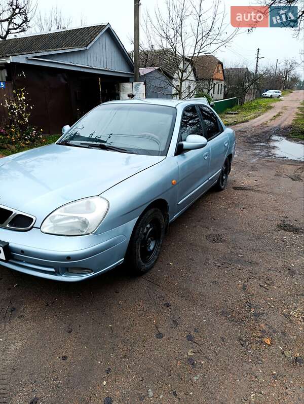 Седан Daewoo Nubira 2003 в Коростені