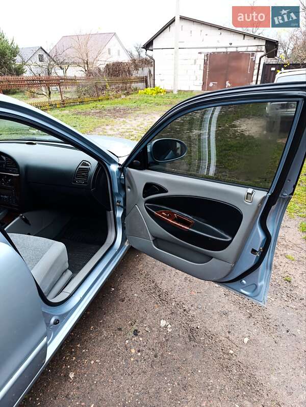 Седан Daewoo Nubira 2003 в Коростені