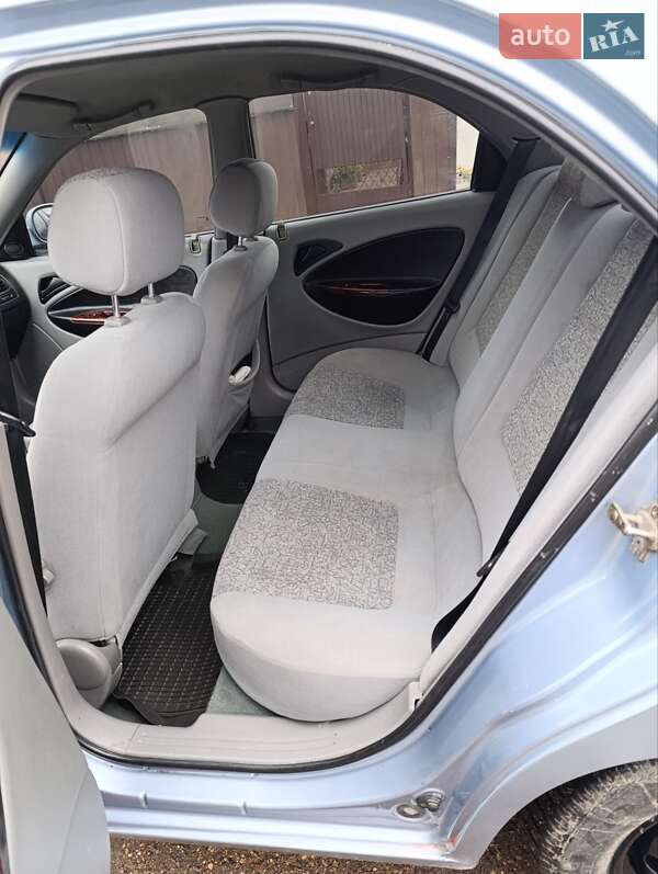 Седан Daewoo Nubira 2003 в Коростені