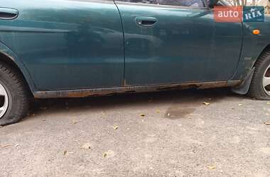 Седан Daewoo Nubira 1998 в Дніпрі