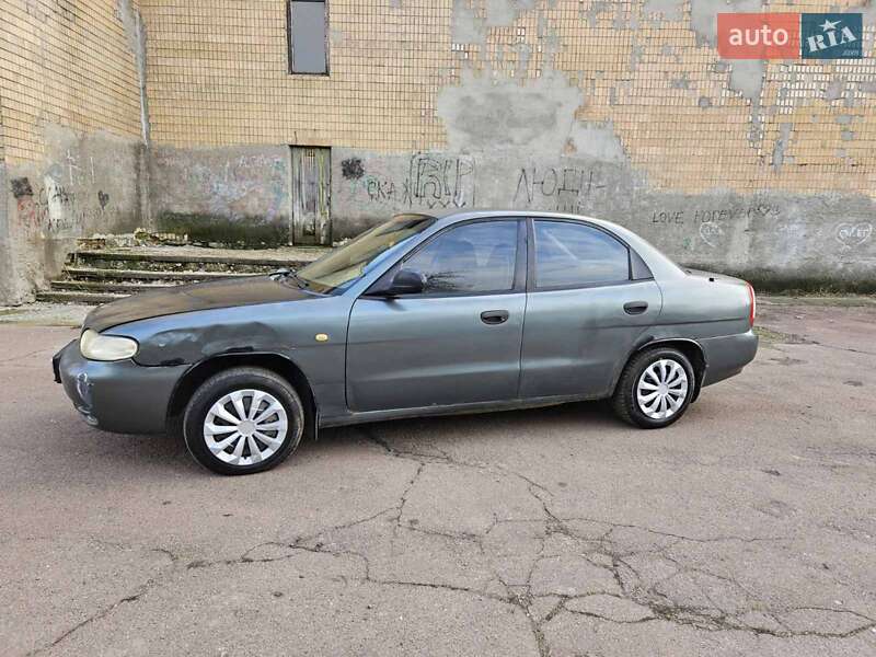 Седан Daewoo Nubira 1998 в Обухові