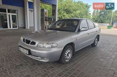 Седан Daewoo Nubira 1998 в Миколаєві