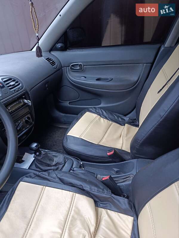 Седан Daewoo Nubira 1998 в Ірпені