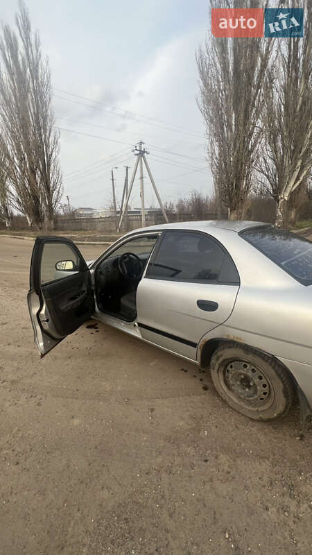 Седан Daewoo Nubira 1998 в Николаеве