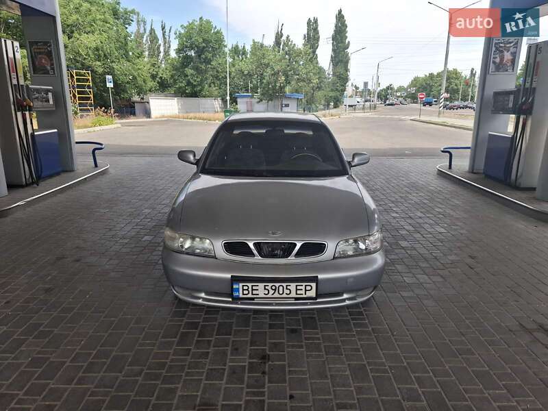 Седан Daewoo Nubira 1998 в Николаеве