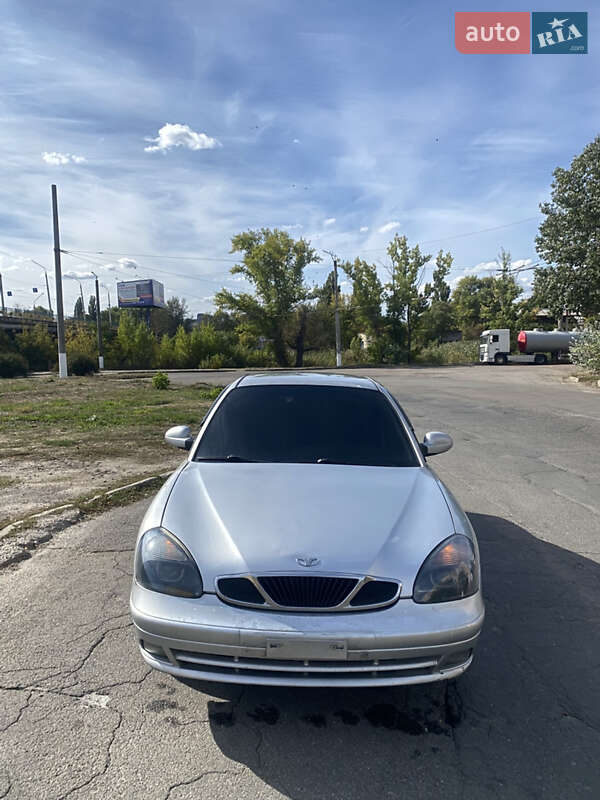 Седан Daewoo Nubira 2002 в Павлограді