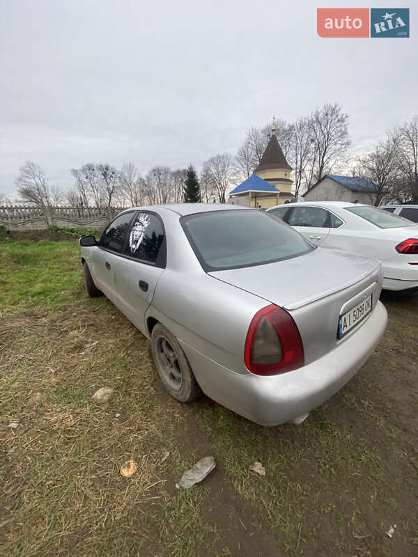 Седан Daewoo Nubira 1998 в Киеве
