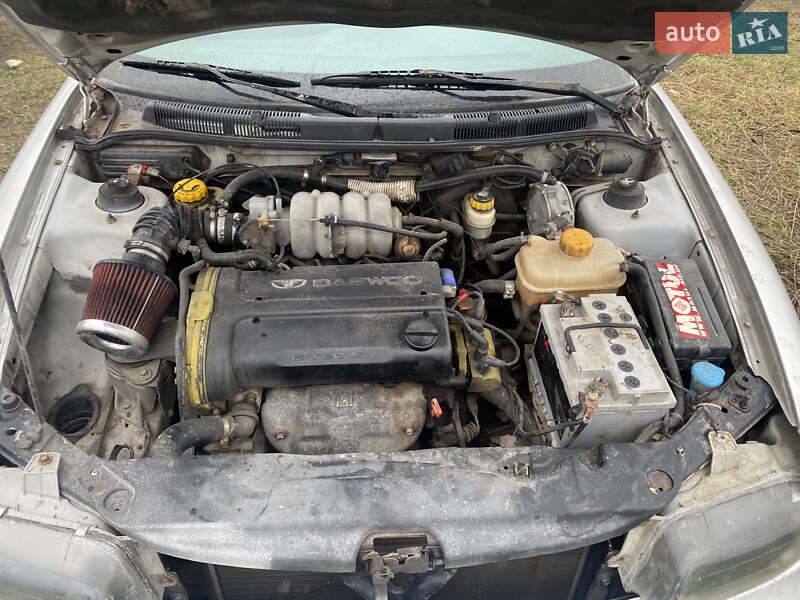 Седан Daewoo Nubira 1998 в Киеве