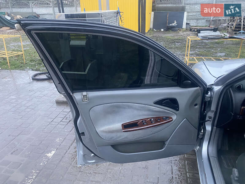 Седан Daewoo Nubira 2002 в Павлограде