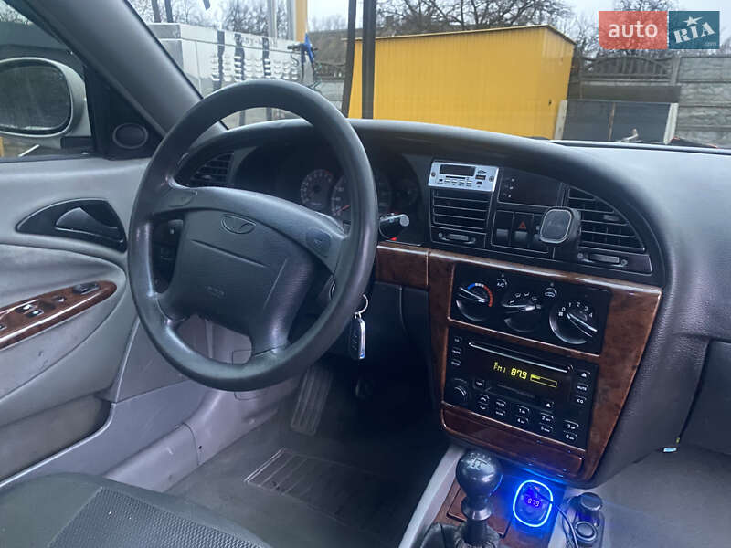Седан Daewoo Nubira 2002 в Павлограде