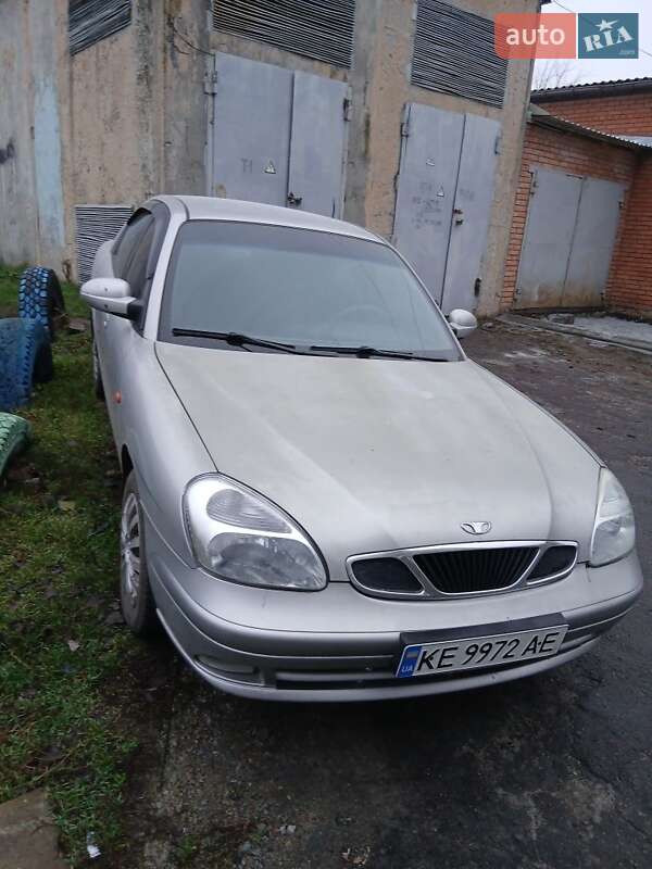 Седан Daewoo Nubira 2003 в Павлограді