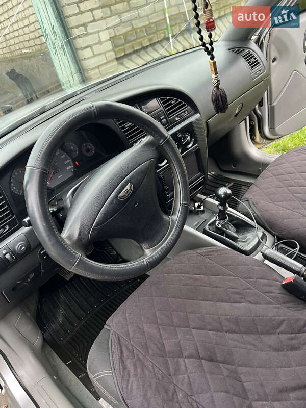 Седан Daewoo Nubira 2001 в Веселиновому