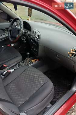 Седан Daewoo Nubira 1998 в Гусятине