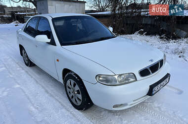 Седан Daewoo Nubira 1999 в Первомайске