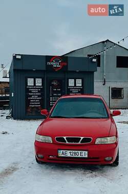 Седан Daewoo Nubira 1998 в Днепре