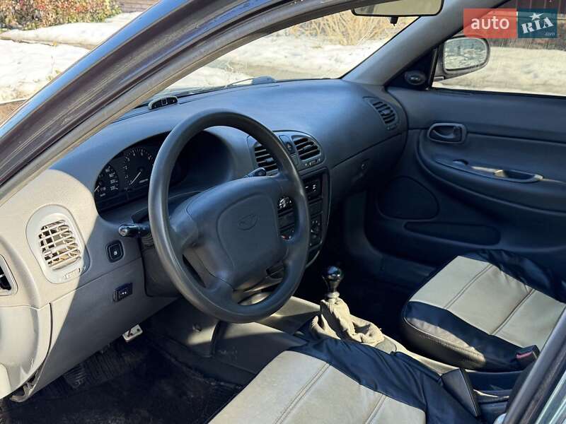 Седан Daewoo Nubira 1998 в Буче