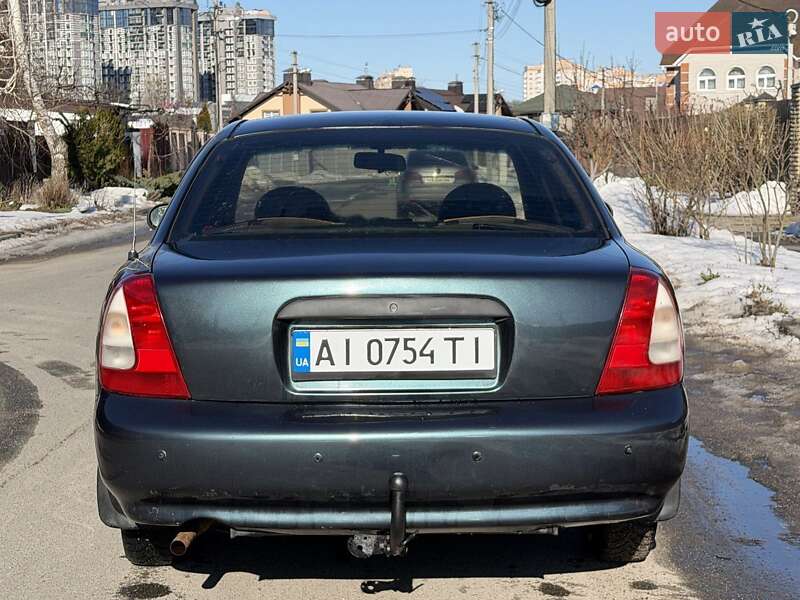 Седан Daewoo Nubira 1998 в Буче