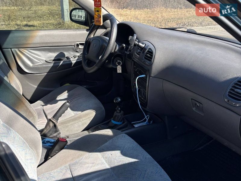 Седан Daewoo Nubira 1998 в Василькові