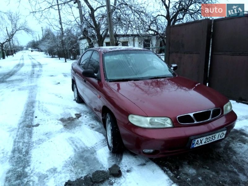 Седан Daewoo Nubira 1998 в Новомосковську