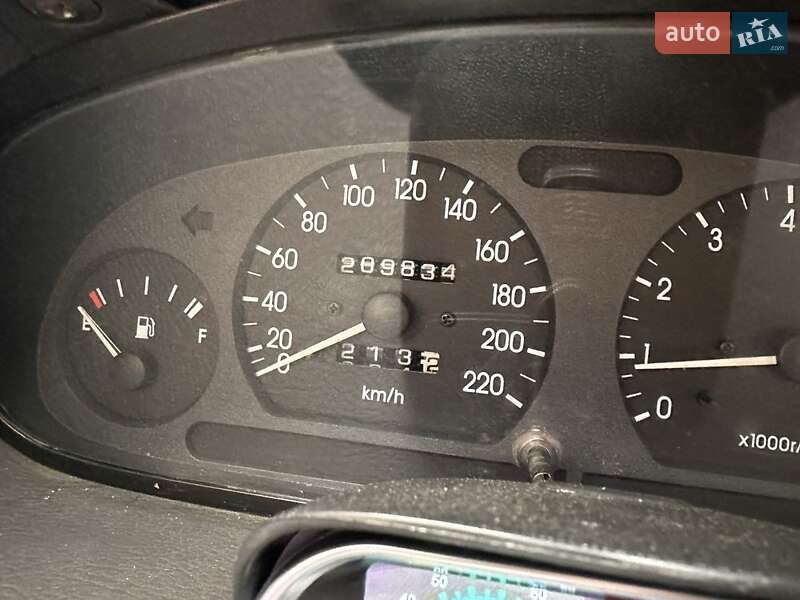 Седан Daewoo Nubira 1998 в Барвенкове