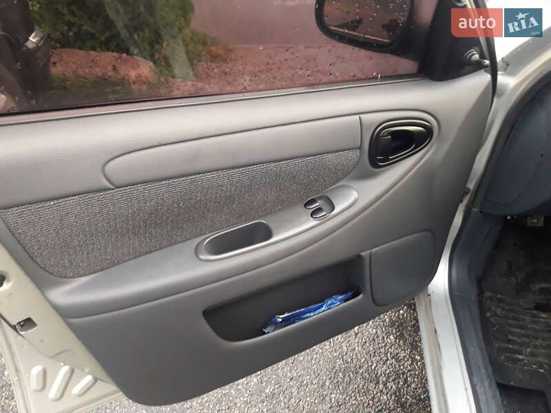 Седан Daewoo Sens 2004 в Запоріжжі
