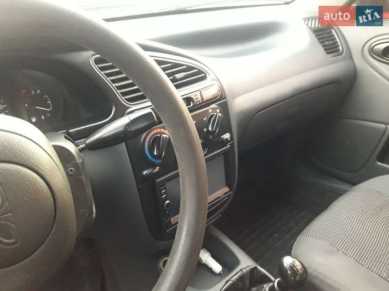 Седан Daewoo Sens 2004 в Запорожье