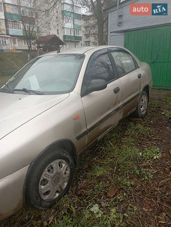 Седан Daewoo Sens 2004 в Тростянце