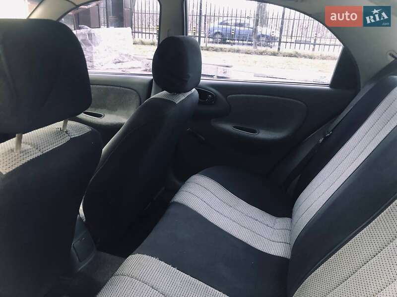 Седан Daewoo Sens 2004 в Киеве