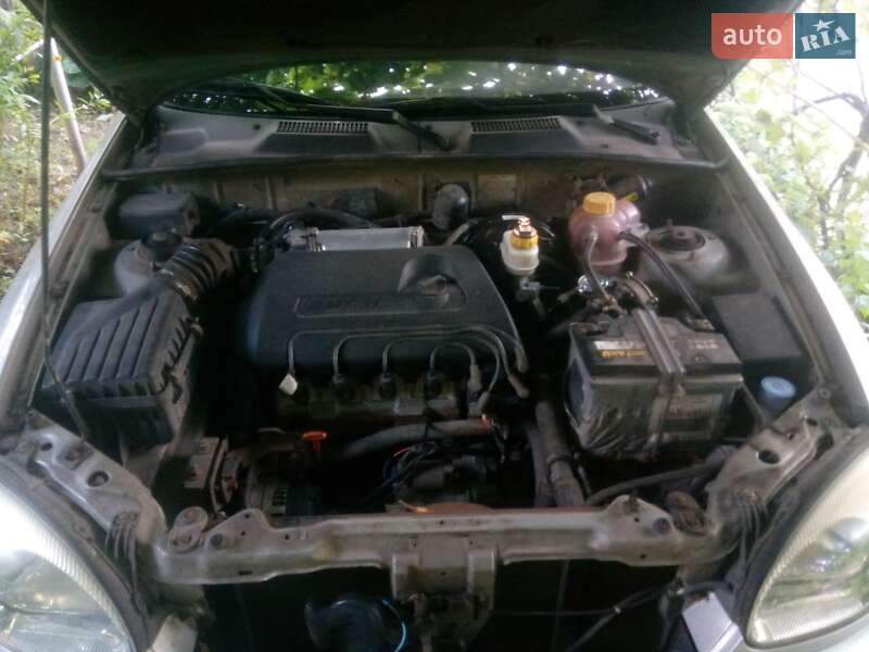 Седан Daewoo Sens 2004 в Кам'янському