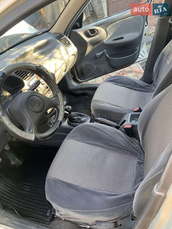 Седан Daewoo Sens 2004 в Чернігові