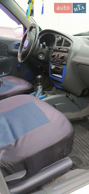 Седан Daewoo Sens 2002 в Львове