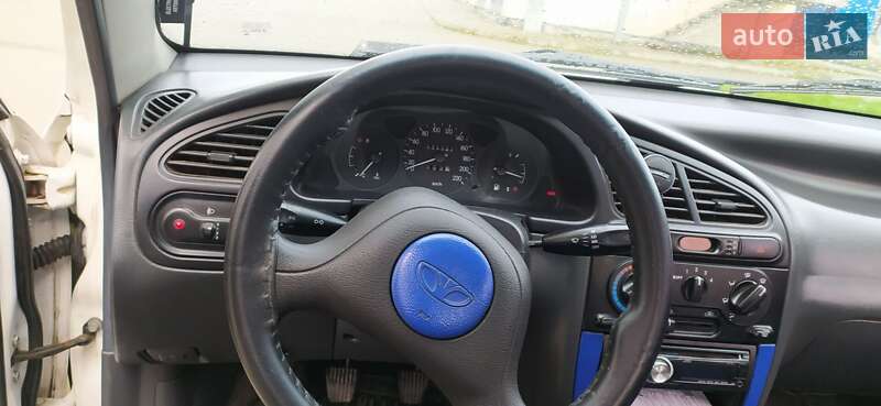 Седан Daewoo Sens 2002 в Львове