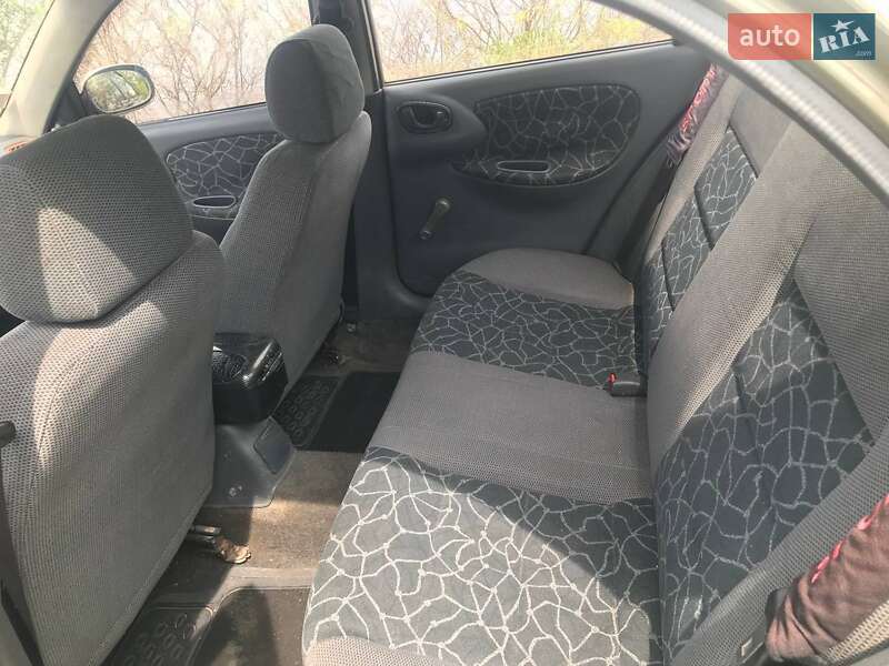 Седан Daewoo Sens 2003 в Запорожье