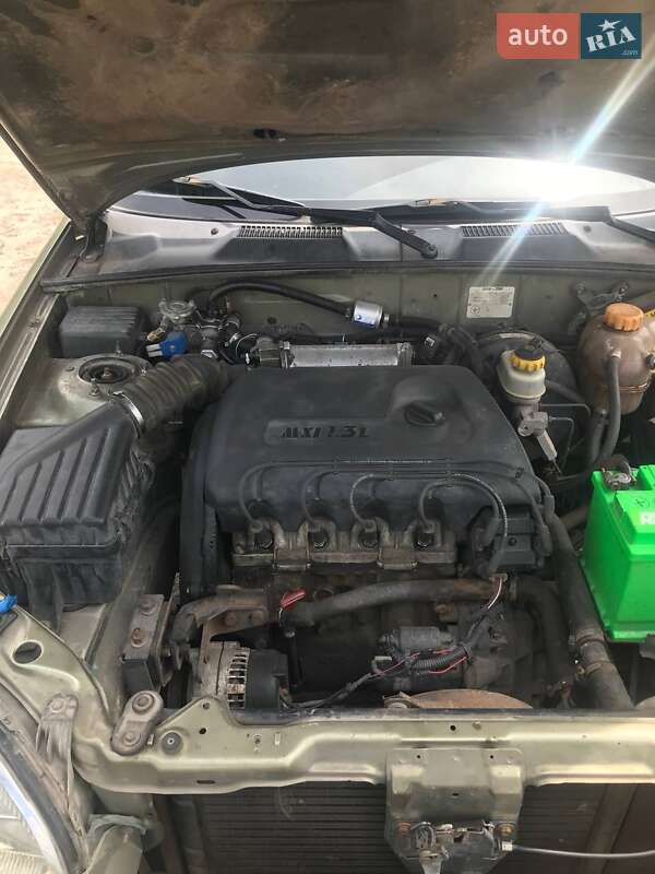 Седан Daewoo Sens 2003 в Запорожье