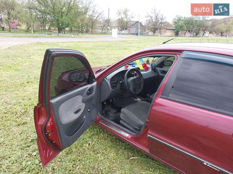 Седан Daewoo Sens 2004 в Белгороде-Днестровском