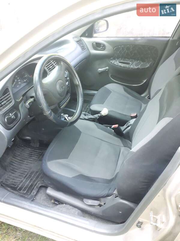 Седан Daewoo Sens 2004 в Дніпрі