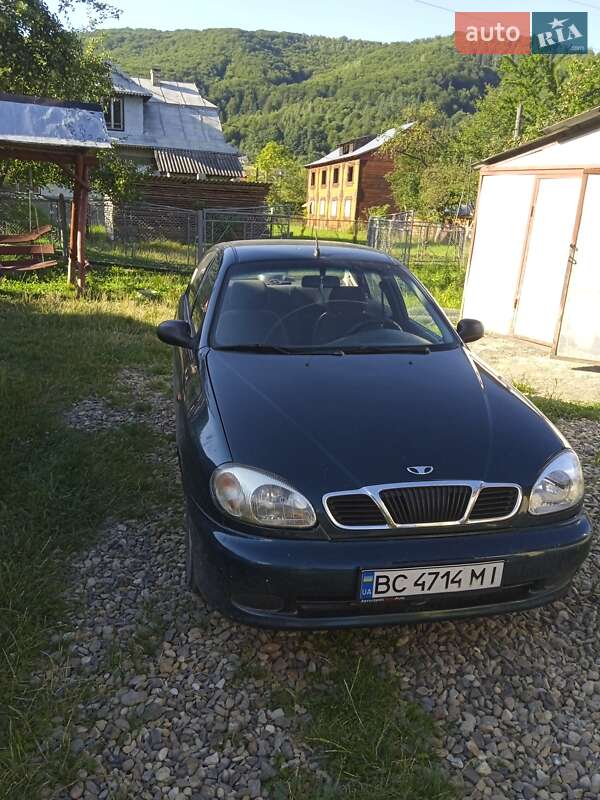 Седан Daewoo Sens 2004 в Косове