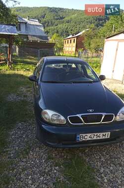 Седан Daewoo Sens 2004 в Косове