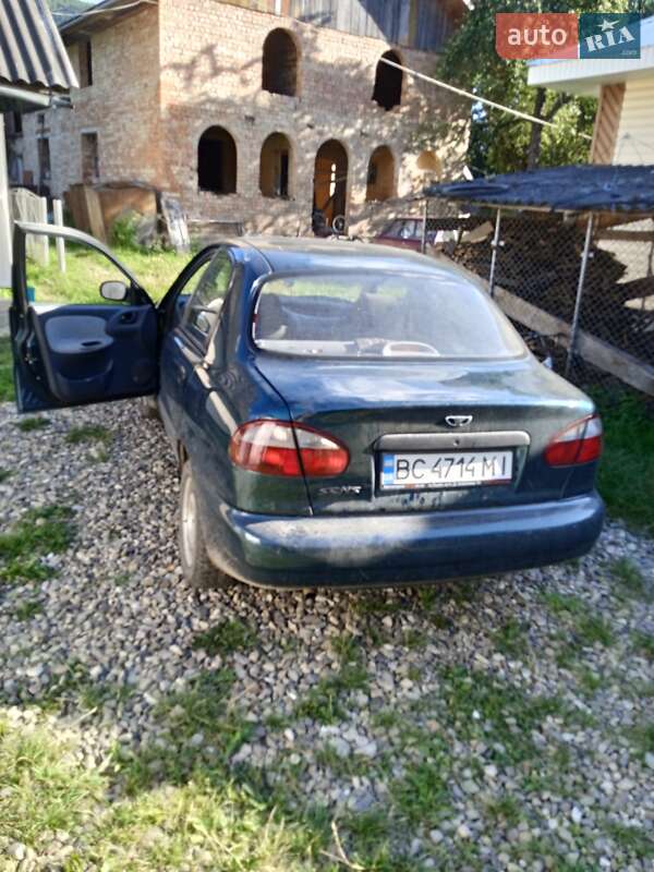 Седан Daewoo Sens 2004 в Косове