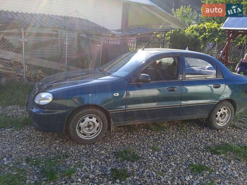 Седан Daewoo Sens 2004 в Косове