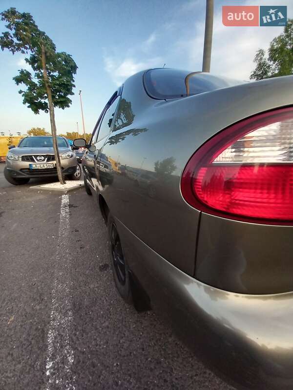 Седан Daewoo Sens 2003 в Тячеві