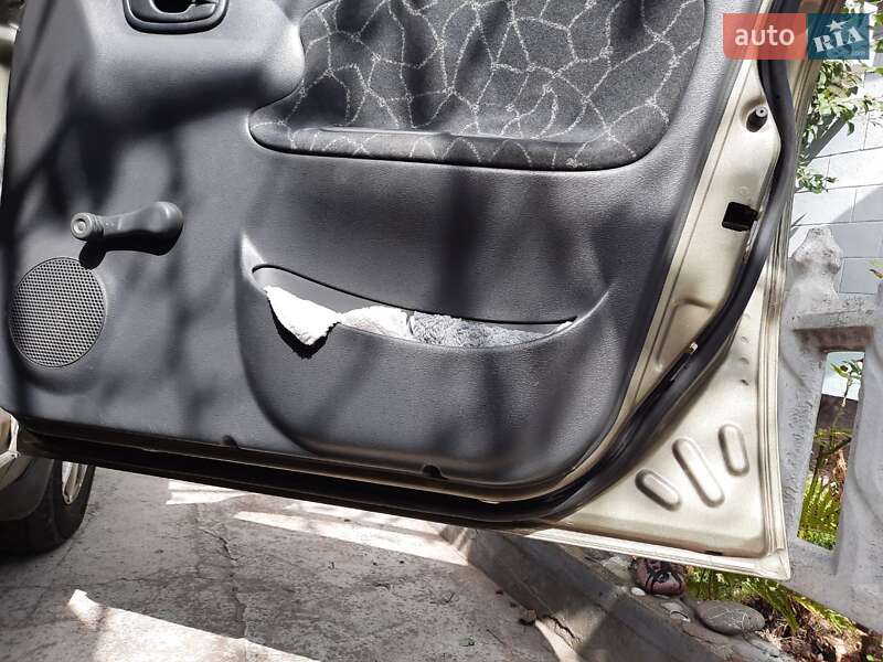 Седан Daewoo Sens 2003 в Запорожье