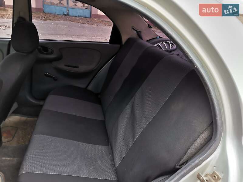 Седан Daewoo Sens 2004 в Петропавловке