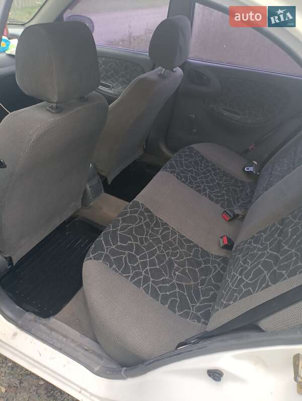 Седан Daewoo Sens 2001 в Харькове