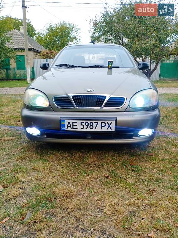 Седан Daewoo Sens 2004 в Синельниковому