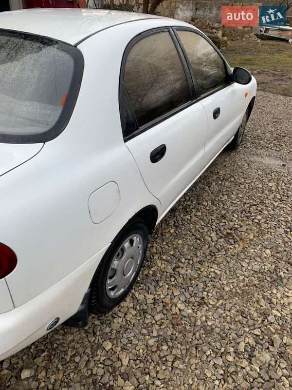 Седан Daewoo Sens 2003 в Гусятине